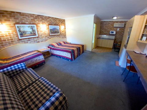 Country Gardens Motor Inn - Tourism Adelaide 2