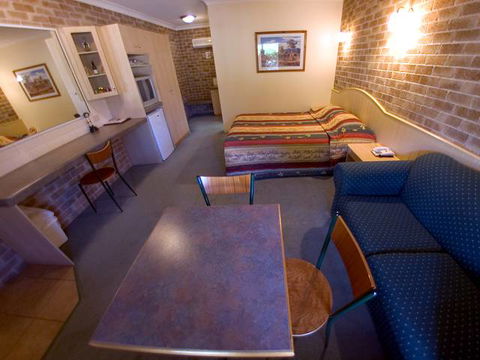 Country Gardens Motor Inn - Tourism Adelaide 3