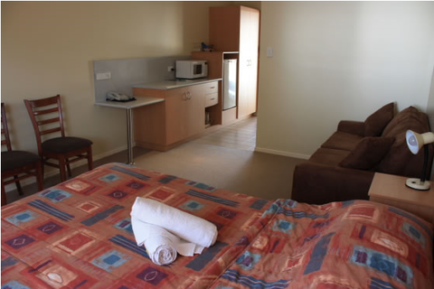 Country Roads Motor Inn - Gayndah - Tourism Adelaide 4