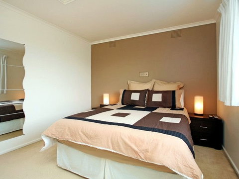 Frankston B&B - Tourism Adelaide 0
