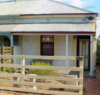 Harriett's Cottage Accommodation Clyde's Cottage - Tourism Adelaide