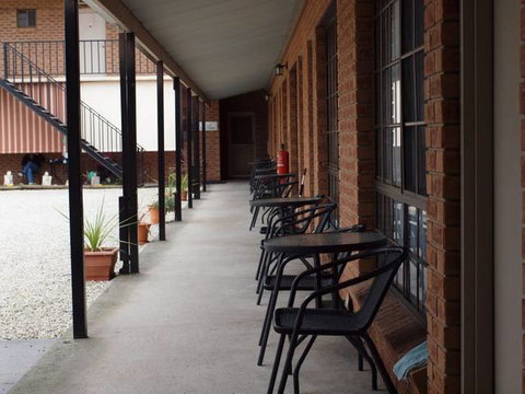Holbrook Town Centre Motor Inn - Tourism Adelaide 1