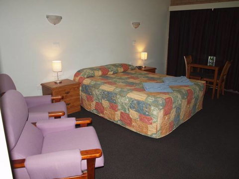 Holbrook Town Centre Motor Inn - Tourism Adelaide 2