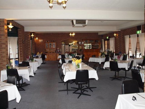 Holbrook Town Centre Motor Inn - Tourism Adelaide 3