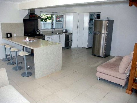 Joylaine Beach House - Tourism Adelaide 2