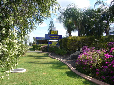 Kings Motor Inn & Steakhouse - Tourism Adelaide 0