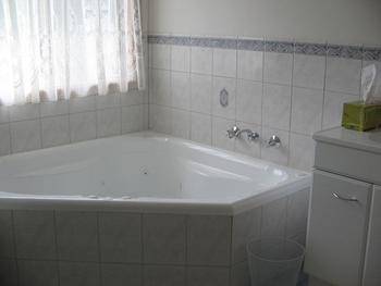 Macburn Self Contained Cottages, Dog Friendly - Tourism Adelaide 0