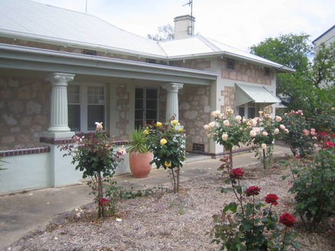 MacDonnell House (Naracoorte Cottages) - Tourism Adelaide 5