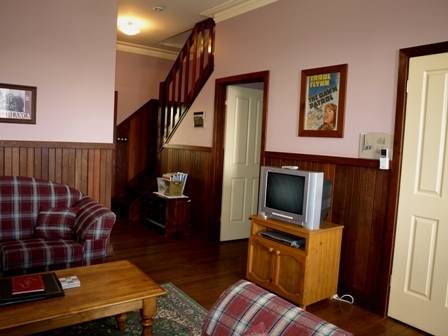 Pemberton Old Picture Theatre Holiday Apts - Tourism Adelaide 4