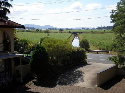 Poinciana Motel - Tourism Adelaide 0