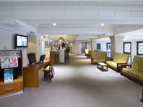 Quality Hotel Batman's Hill On Collins - Tourism Adelaide 1