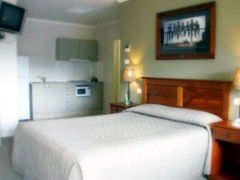 Saltbush Motor Inn - Tourism Adelaide 0