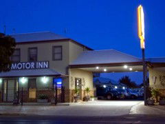 Saltbush Motor Inn - Tourism Adelaide 3