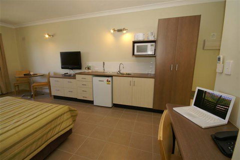 Spinifex Motel & Serviced Apartments - Tourism Adelaide 2