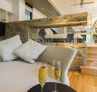 The Feathered Nest - Luxury Wildlife Retreat - Tourism Adelaide