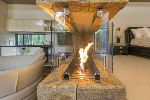 The Feathered Nest - Luxury Wildlife Retreat - Tourism Adelaide 3