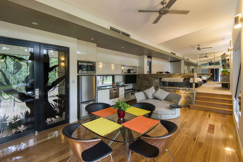 The Feathered Nest - Luxury Wildlife Retreat - Tourism Adelaide 2