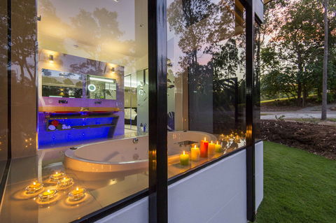 The Feathered Nest - Luxury Wildlife Retreat - Tourism Adelaide 8