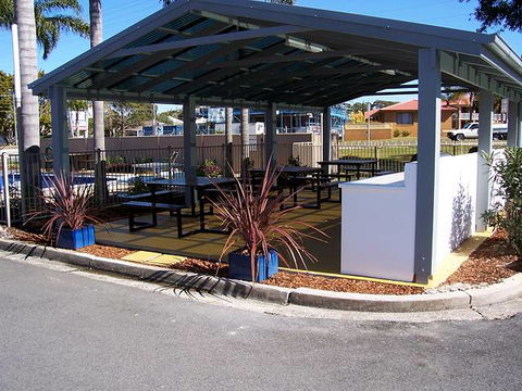 Tuncurry Beach Motel - Tourism Adelaide 4