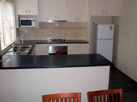 Victoria Lodge Motor Inn & Serviced Apartments - Tourism Adelaide 2