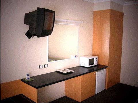 Victoria Lodge Motor Inn & Serviced Apartments - Tourism Adelaide 3