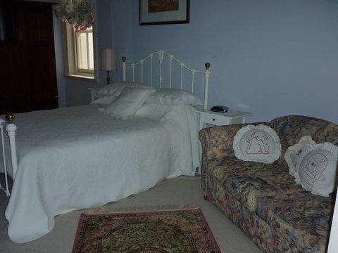Whalers Cottage B & B - Tourism Adelaide 2