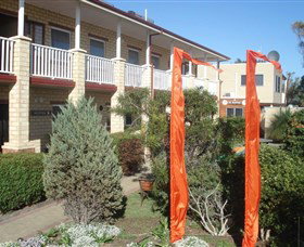 Baywatch Manor Augusta YHA - Tourism Adelaide 0