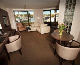 Pier 21 Apartment Hotel - Tourism Adelaide 0