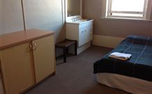 Royal Hotel Yass - Yass - Tourism Adelaide 0