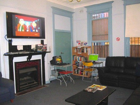 Blue Parrot Backpackers - Tourism Adelaide 3