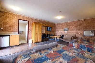 Blue Gum Motor Inn - Tourism Adelaide 1