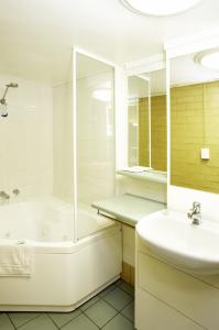 Shamrock Hotel Motel - Tourism Adelaide 2