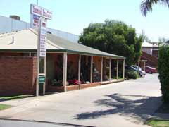 Yambil Inn Motel - Tourism Adelaide 0