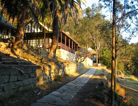 Sydney - Pittwater YHA - Tourism Adelaide 1