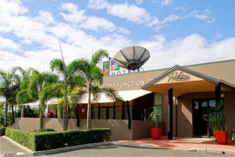 The Reef Gateway Hotel Motel - Tourism Adelaide 1