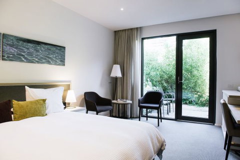 Flinders Hotel - Tourism Adelaide 1