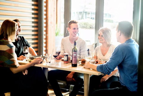 Flinders Hotel - Tourism Adelaide 4