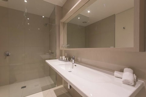 Flinders Hotel - Tourism Adelaide 9