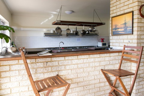 Augusta - Cape Leeuwin YHA - Tourism Adelaide 5