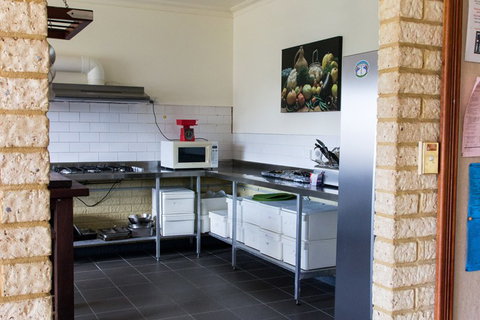 Augusta - Cape Leeuwin YHA - Tourism Adelaide 8