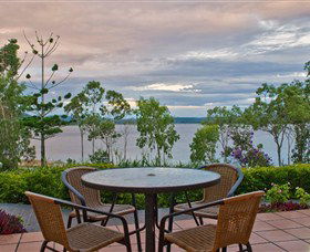 Tinaroo Lake Resort - Tourism Adelaide 3