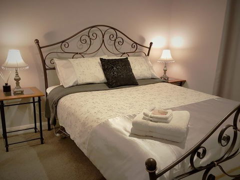 Huntington Cottage - Tourism Adelaide 6