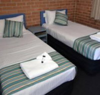 The Oaks Hotel Motel  - Tourism Adelaide