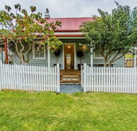 Hindmarsh Park Holiday Cottage - Tourism Adelaide