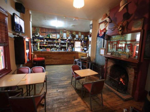 Victoria Hotel: Moonan Flat - Tourism Adelaide 1