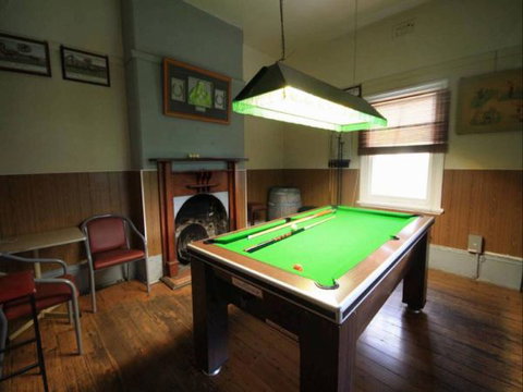 Victoria Hotel: Moonan Flat - Tourism Adelaide 2