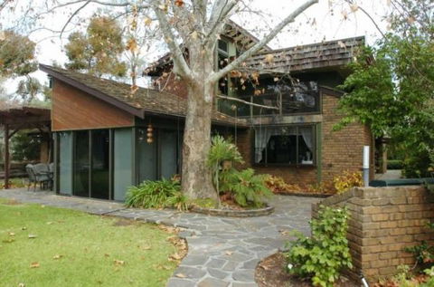 Trenberth House - Tourism Adelaide 0