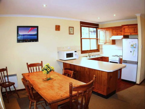 Edelweiss Hutte - Tourism Adelaide 7