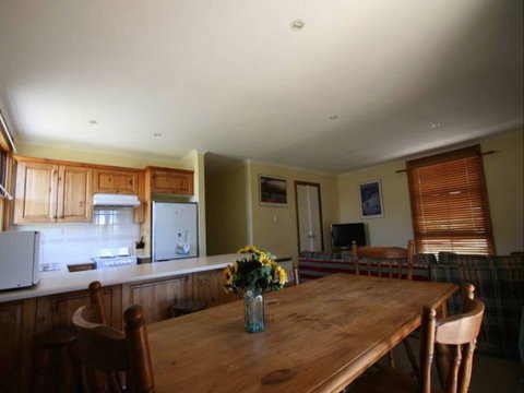 Edelweiss Hutte - Tourism Adelaide 8