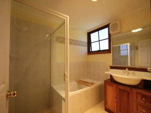 Edelweiss Hutte - Tourism Adelaide 10